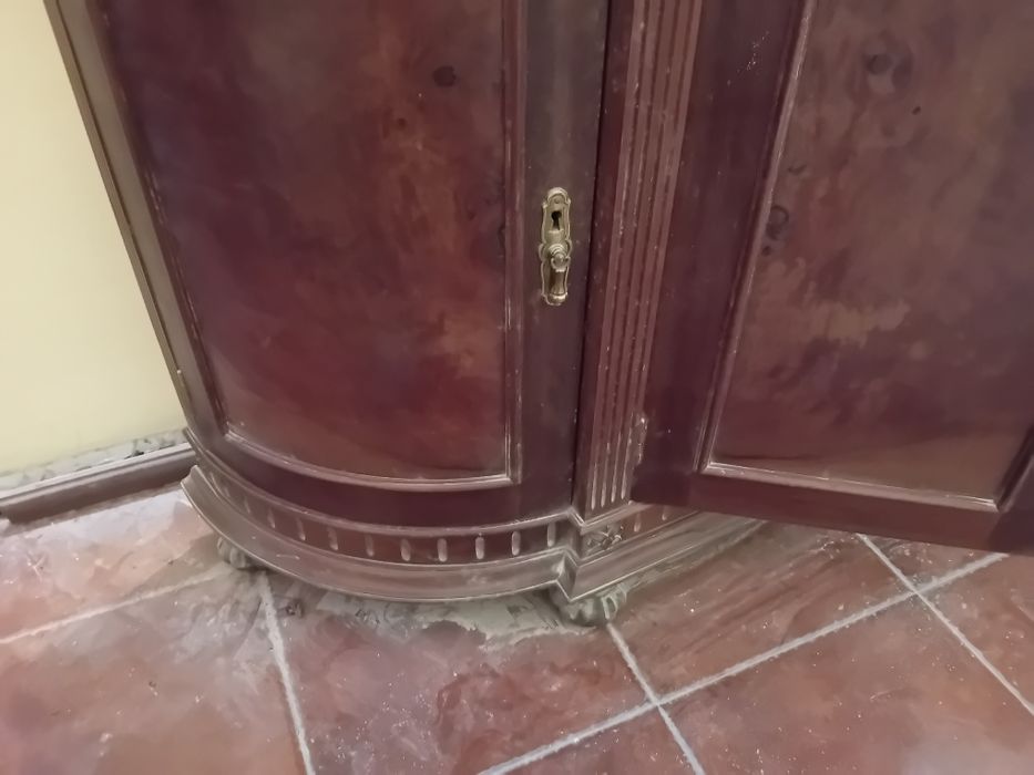 Móvel madeira para restauro