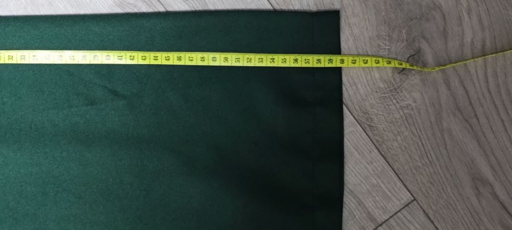 Зелений карнавальний плащ з капюшоном