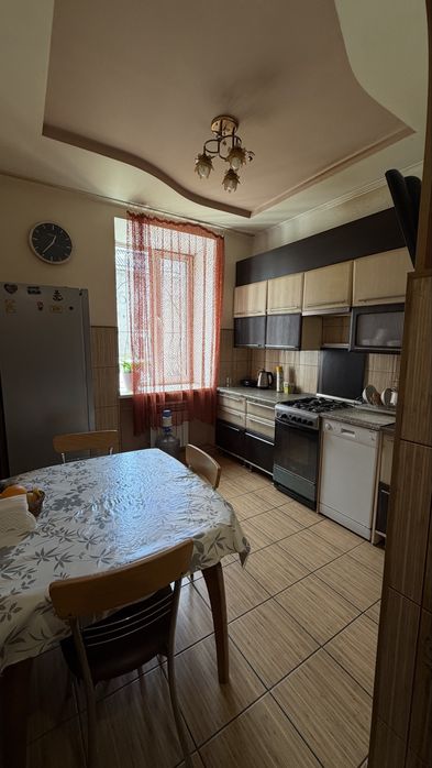 Продам 2-х комнатную квартиру ( Днепрострой)