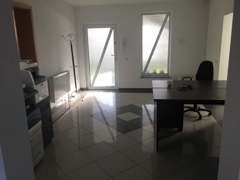 mieszkanie na parterze lokal biuro dom duży parking 147m2