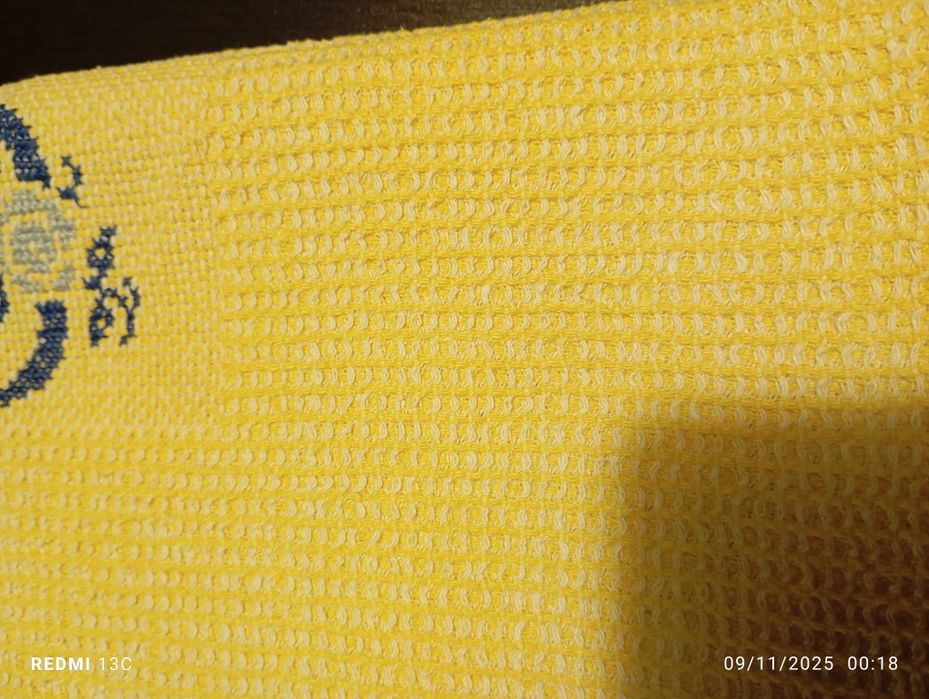 Embroidered Square Towel431550031756666887