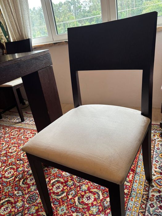 Mesa de Refeições com 6 cadeiras