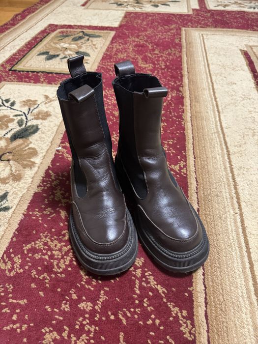 Продам зимові шкіряні чоботи