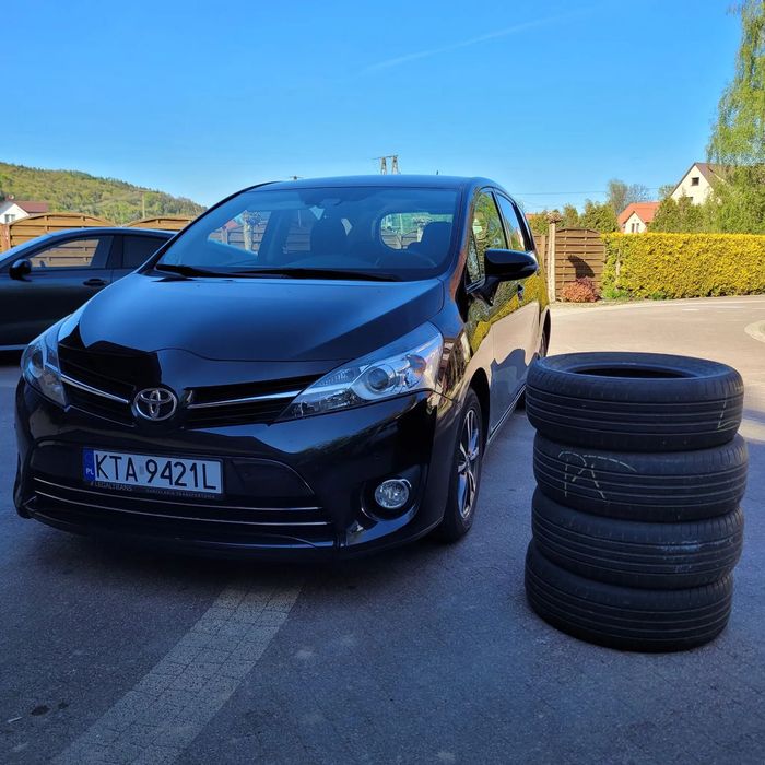 Toyota Verso Navi/As pasa ruchu/ Kamera/ opony lato-zima