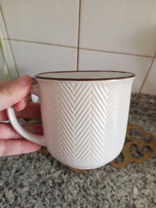 Par chávenas de café.