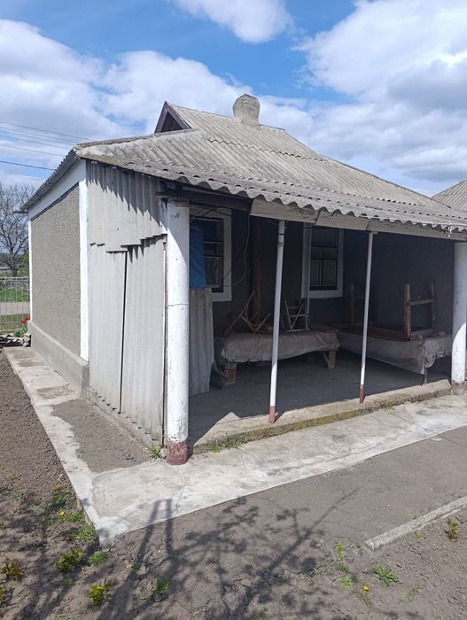 Продається будинок за межами міста