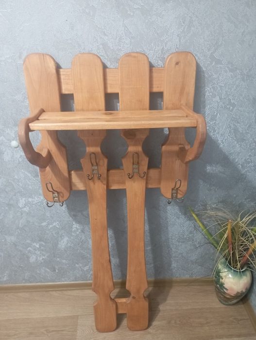 Настінний вішак для одягу