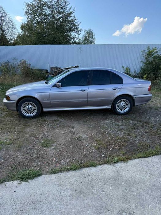 Продам BMW E39 2.8  1998 року