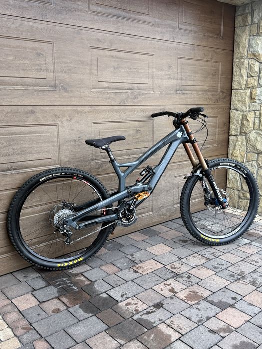 Yt tues 2018r. carbon