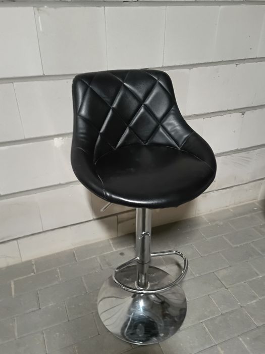 Hocker tapicerowany czarny