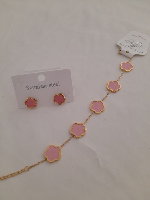 Conjunto brincos e pulseira em aço inoxidável (NOVO)