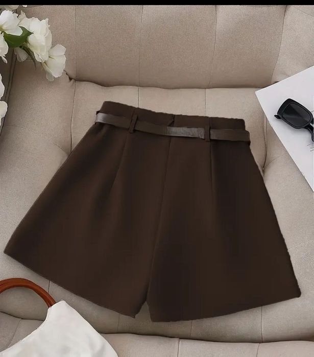 Модні жіночі шорти з імітацією спідниці. Шорти спідниця