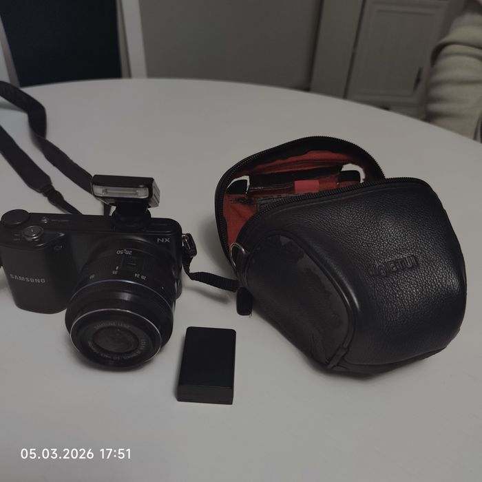 Фотоапарат  цифровий Samsung NX2000.