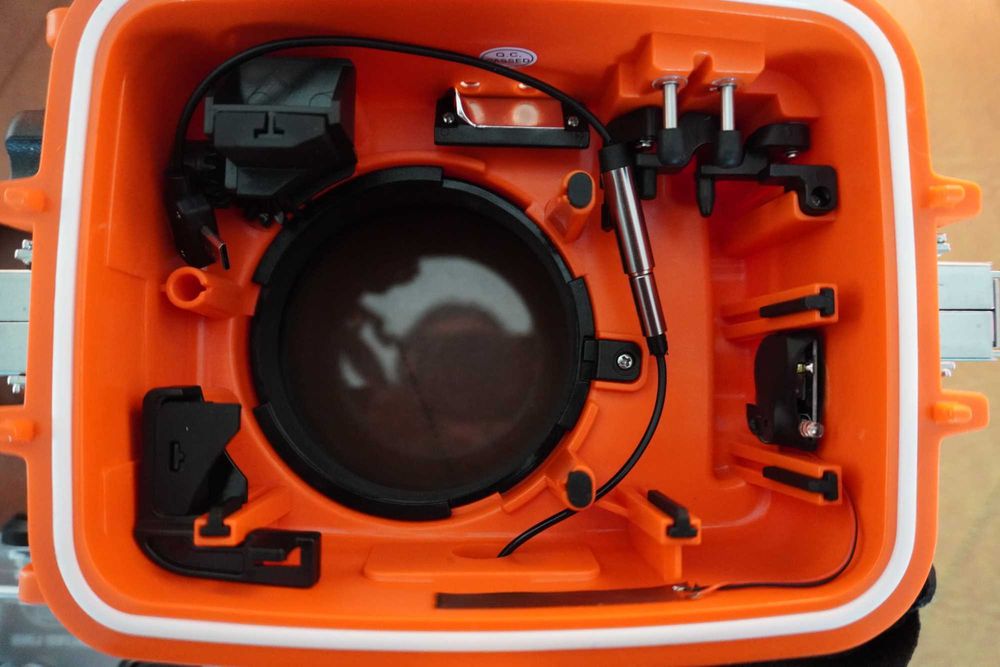Caixa estanque para máquina fotográfica: Salted Line 60M/195FT Waterproof housing for Sony A6xxx series with pistol grip (Orange) / GEN 3