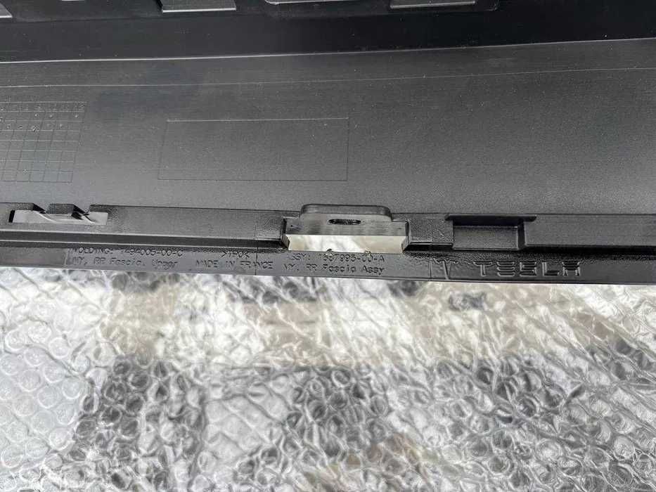 Бампер задній Tesla model Y PBSB 2023г