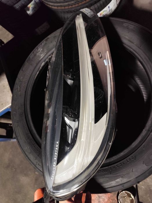 Farol frente direita Volvo v40 full led