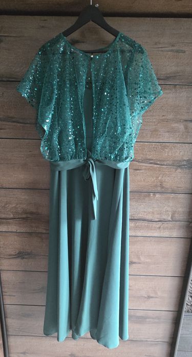 Elegancka sukienka z bolerkiem cekinowym