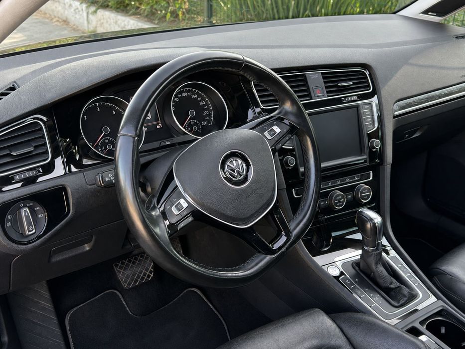 VW Golf Variant 2.0 TDI DSG Highline Full Extras