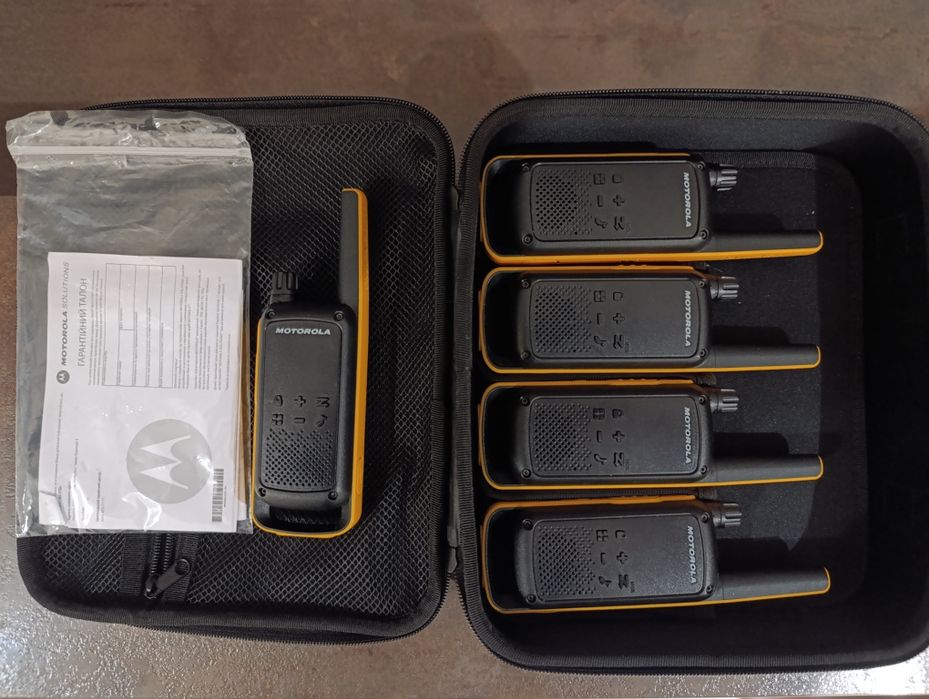 Набір рацій Motorola T82 Extreme