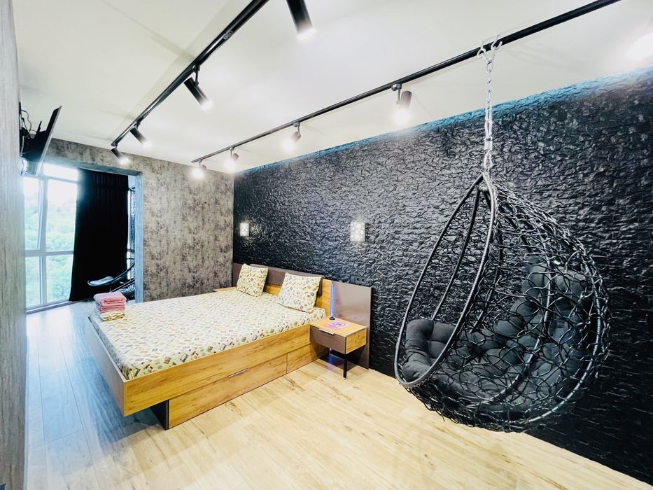 Подобово з РЕЗЕРВНИМ ЖИВЛЕННЯМ 2к -  LUX з джакузі в ЖК Рівер Парк