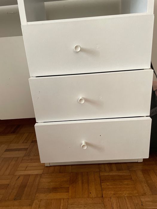 Secretaria de estudo com gavetas