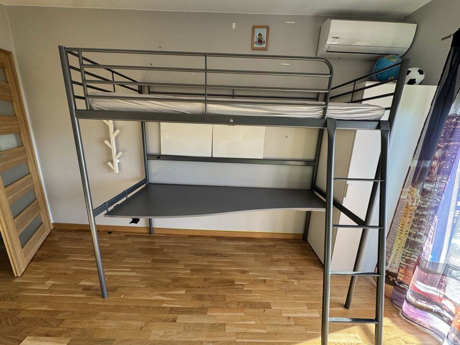 Łóżko pietrowe z biurkiem