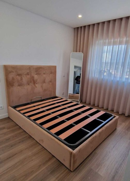 Camas De Casal Estofadas Top de Gama 190x140m Estrado Incluído 199€ !!