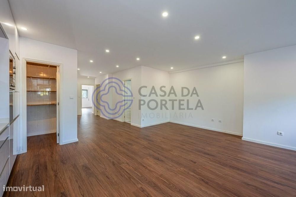 Apartamento T2 Renovado com Box | Vilar de Andorinho