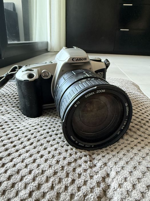 Canon EOS 500N - 35mm - Lente Sigma Zoom 28/200mm (1:3.8-5.6)