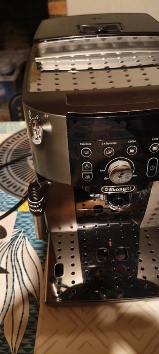 Máquina de Café Automática DELONGHI Magnifica S Smart ECAM250