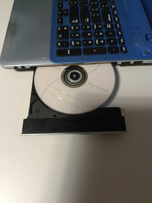 Tani laptop Samsung z dobrą baterią