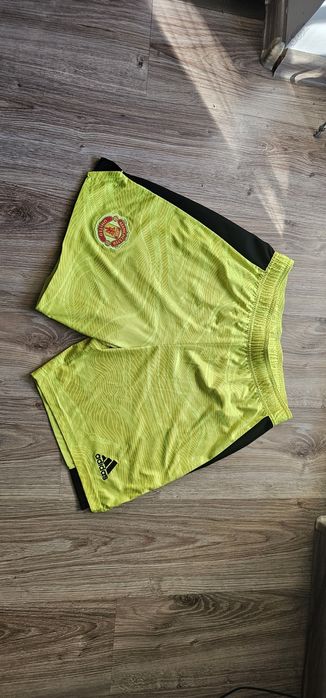 Spodenki męskie ADIDAS Menchester United rozmiar M wymiary na foto