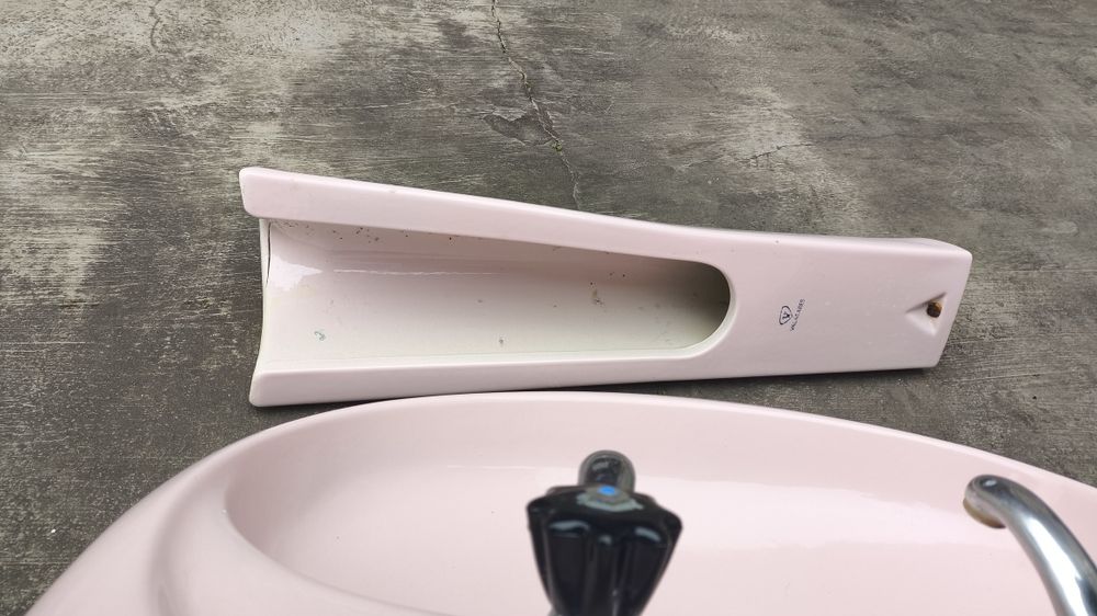 Banheira de ferro + lavatório