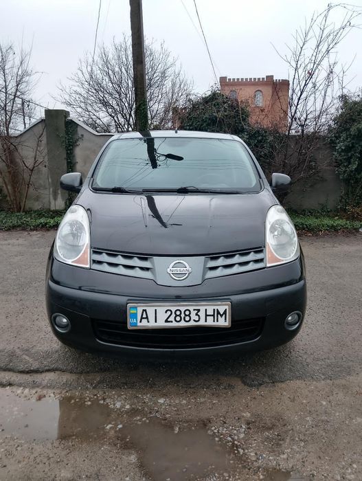 Авто в гарному стані, по кузову ніяких робіт не потребує.Двигун економічний , працює бездоганно, по КПП ніяких питань немає.Ходова частина повністю справна без сторонніх звуків.Гальма після обслуговування.Салон чистий та охайний.Гарна комплектація - ел.дзеркала з підігрівом , 4 склопідйомники , хороша заводська мультимедіа, датчики світла та дощу, повністю справний клімат-контроль , мультимедійне кермо, бардачок з охолодженням, протитуманні фари.Переоформлення на нового власника