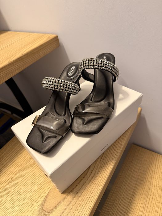 Босоніжки жіночі ESTRO