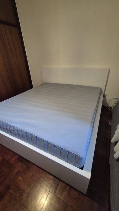 Cama casal grande + colchão