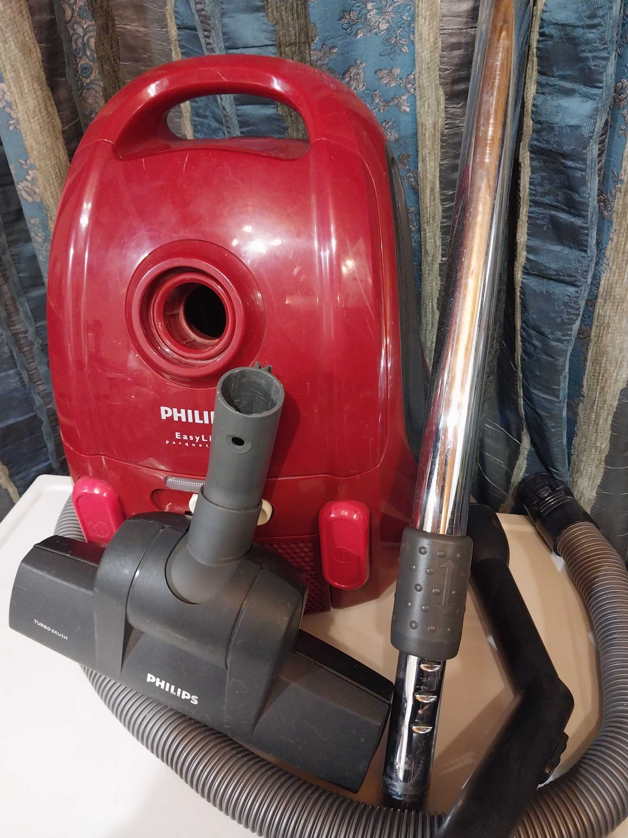 Пылесос PHILIPS 2000W с мешком .: 2 300 грн. - Пилососи Дніпро на Olx