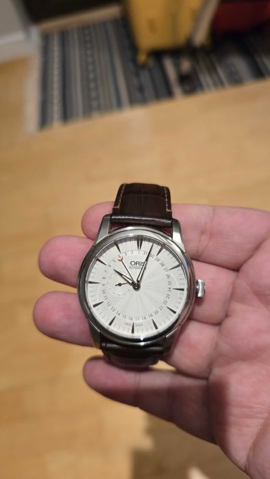 oris artelier 42mm small second date