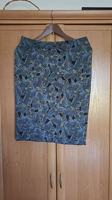 Spódnica za kolana roz M