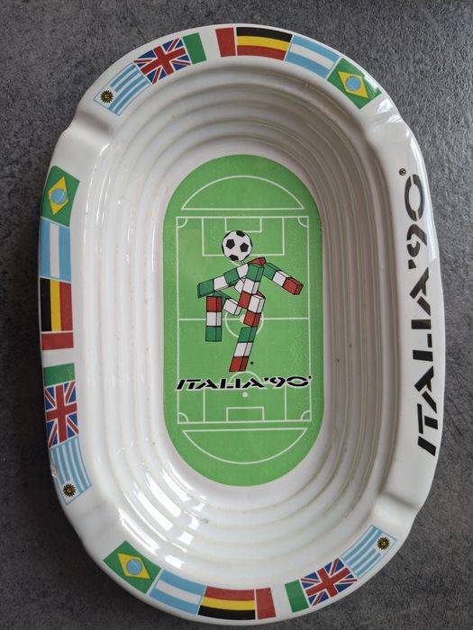 Pamiątka sportowa- popielniczka MŚ Włochy