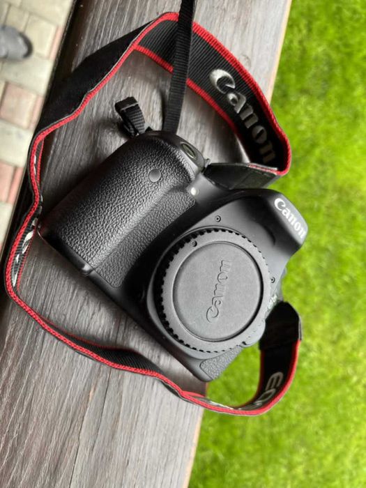 Фотокамера Canon EOS 80D