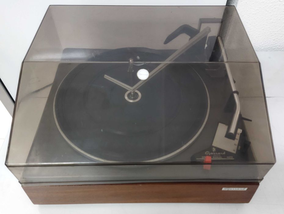 Gira Discos Garrard 2025TC Automatic - A funcionar em pleno