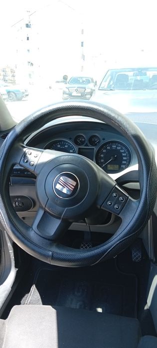 Carro com revisão feita. Em ótimo estado.