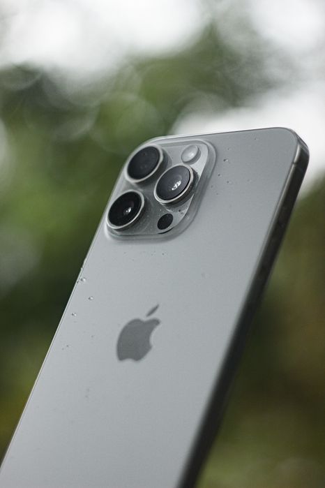Продам свій iPhone 16 PRO MAX 256 e-sim  + AirPods 2 PRO