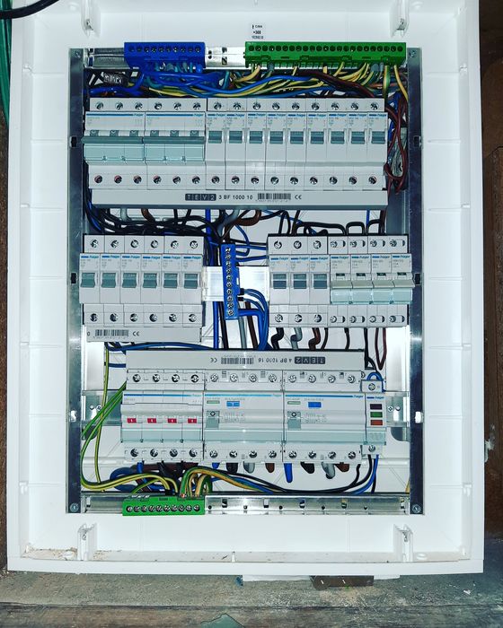 Eletricista técnico / instalação elétrica