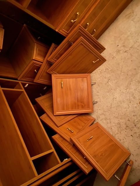 Móveis de bom material de madeira