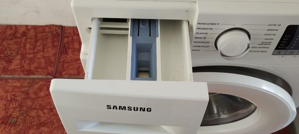 Sprzedam pralkę Samsung .