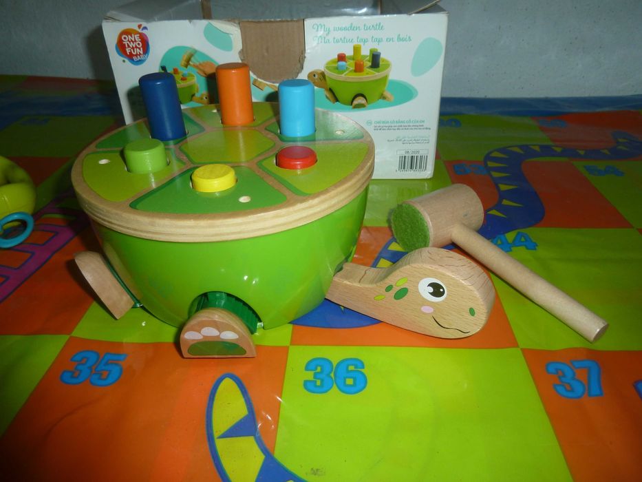 Brinquedos didáticos em madeira