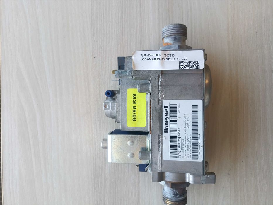 Газовий клапан і прокладка пальника Buderus Logamax plus GB112-60W