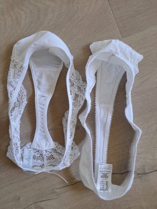 Seksowna koszulka by Ti Mo, stringi Passion i H&M. Rozm. S